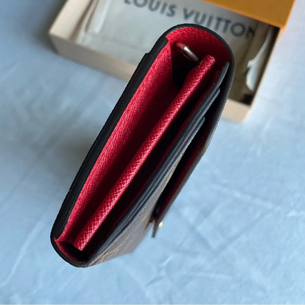 LOUIS VUITTON Sarah Wallet